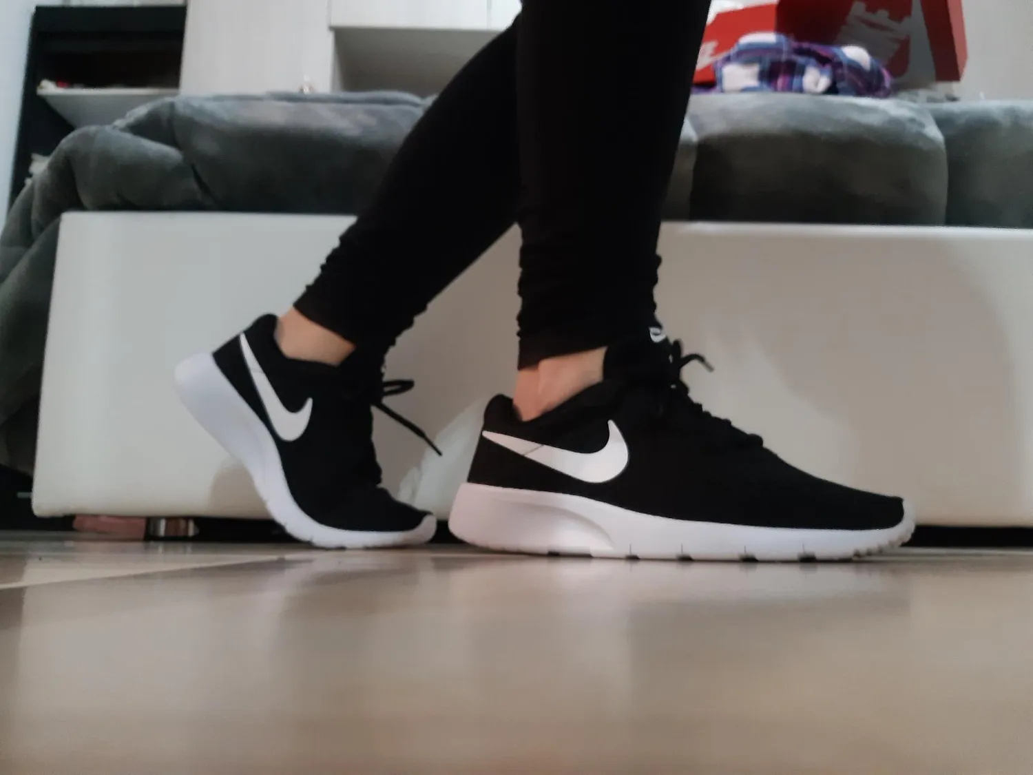 Nike Tanjun 812655-203 scarpe donna 40 EU nere