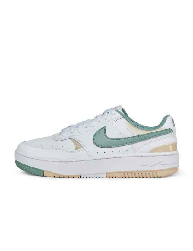 Nike Gamma Force sneakers donna basse pelle piattaforma