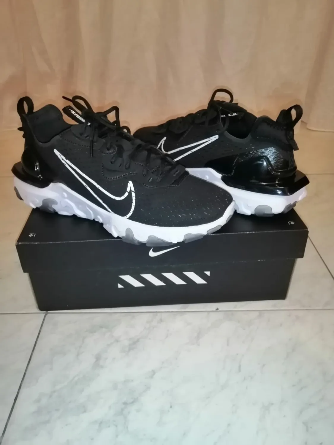 Nike React Vision scarpe running uomo nere schiuma