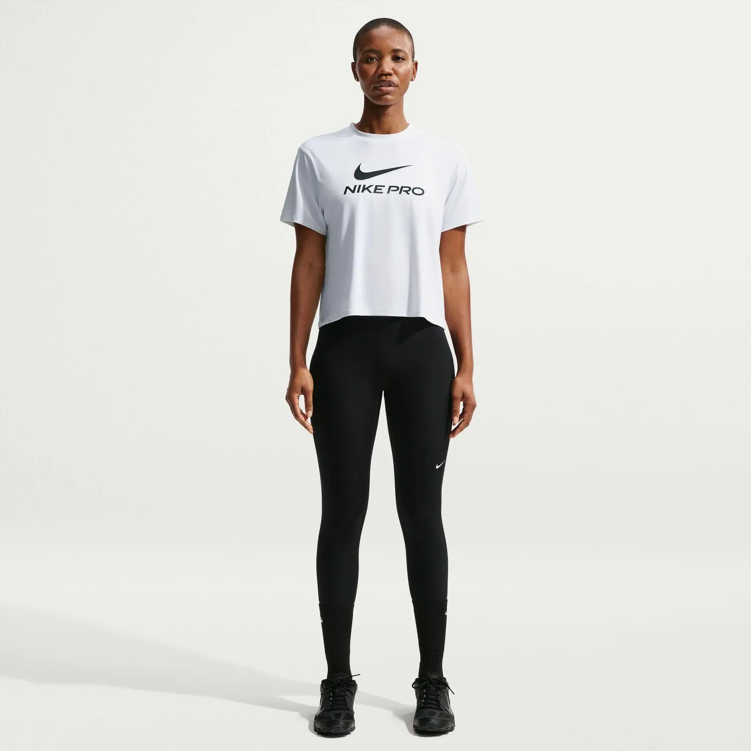 Nike Pro T-shirt donna S Dri-Fit taglio ampio nera