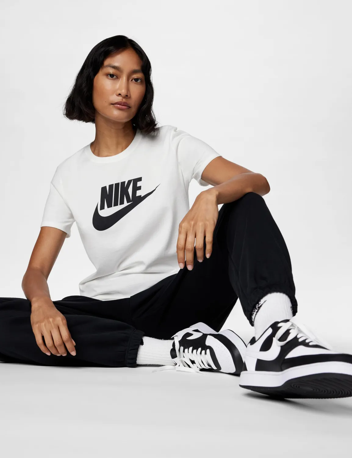 Nike Essential Icon Futura t-shirt donna nera L