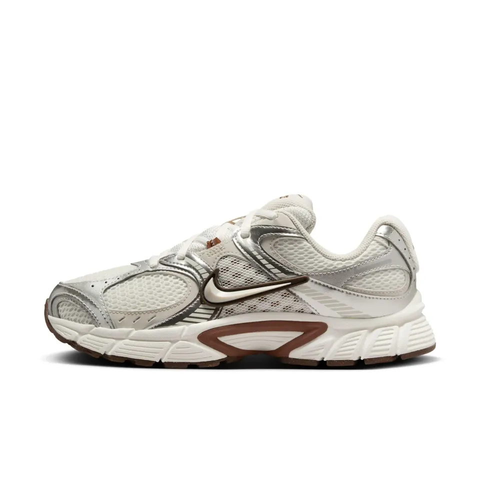 Nike V5 Runner sneakers donna 38,5 EU beige