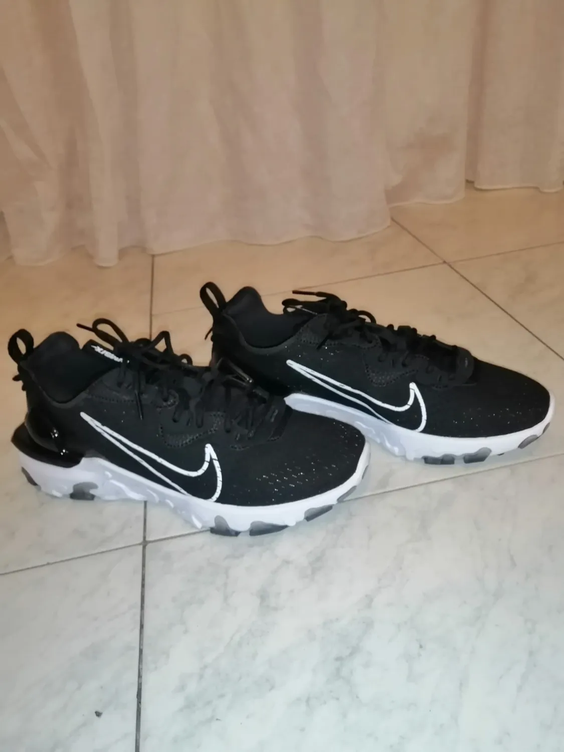 Nike React Vision scarpe running uomo nere schiuma