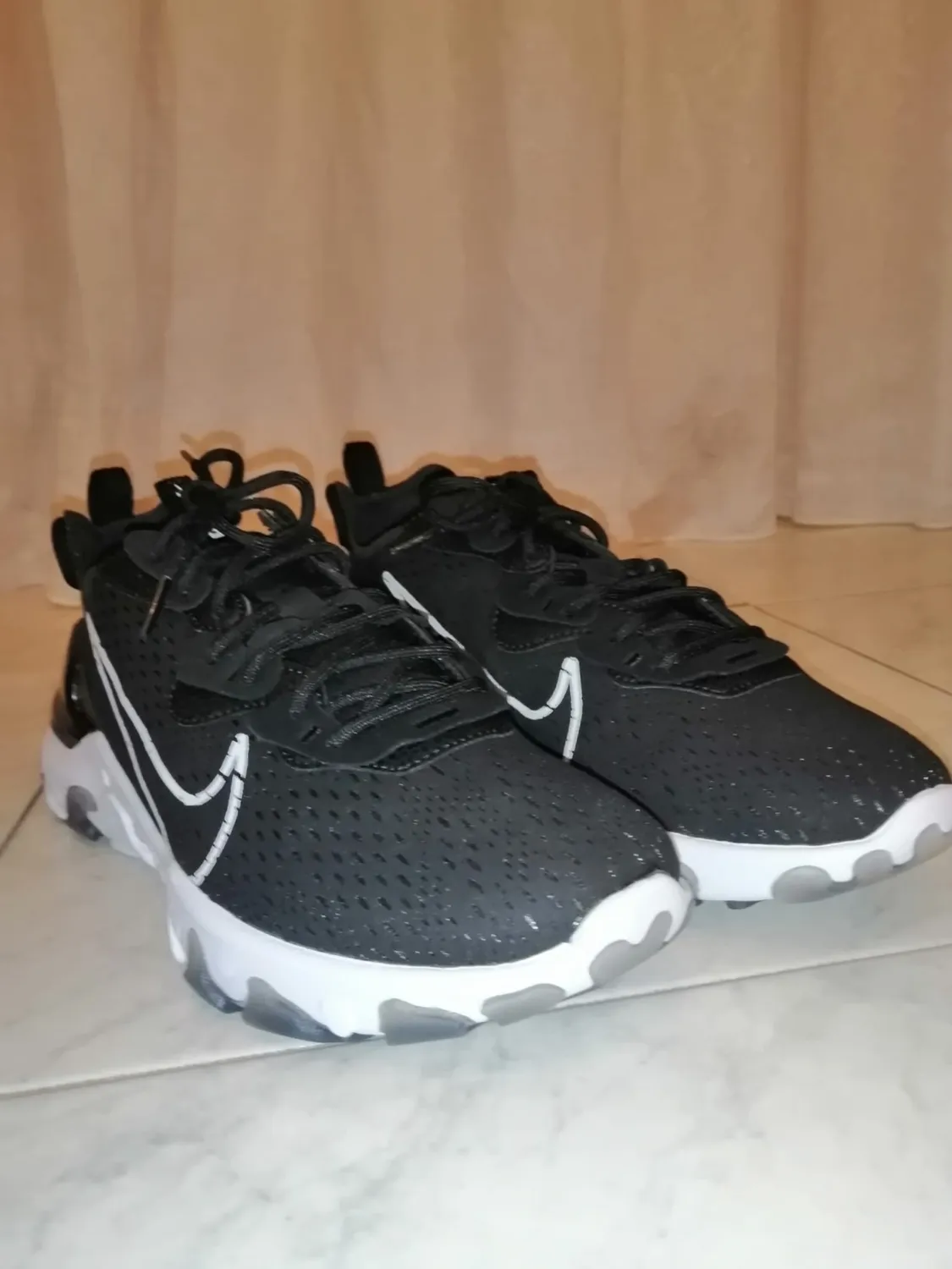 Nike React Vision scarpe running uomo nere schiuma